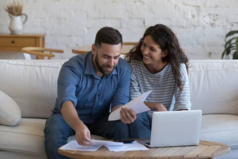 Couple heureux de locataires