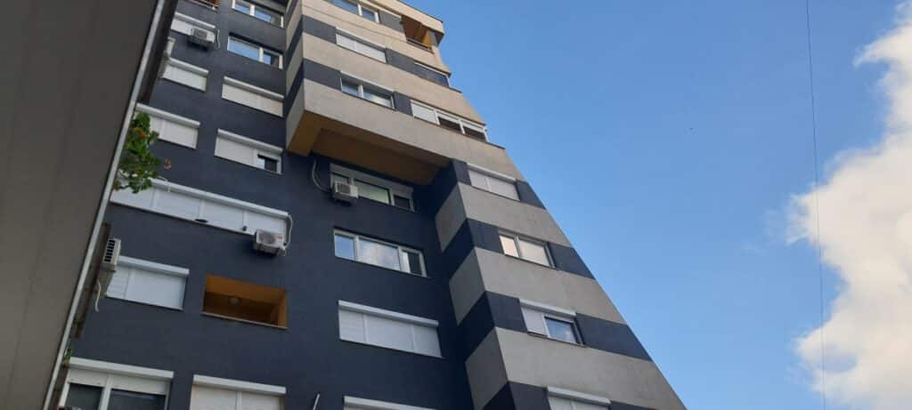 Photo d'un immeuble neuf de l'extérieure