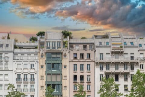Paris, bâtiments typiques du Marais