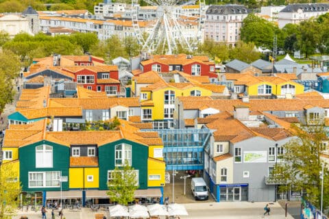 Maisons en bois colorées du quartier du Gabut dans le vieux port de La Rochelle