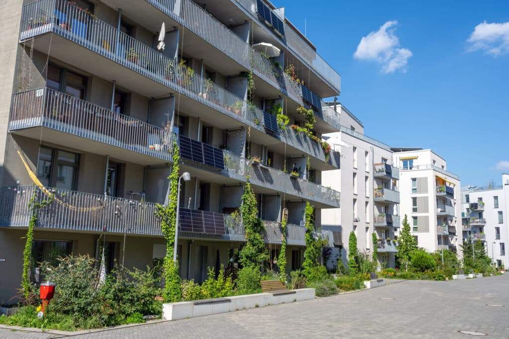Nouveaux immeubles d’appartements dans une zone de développement de logements