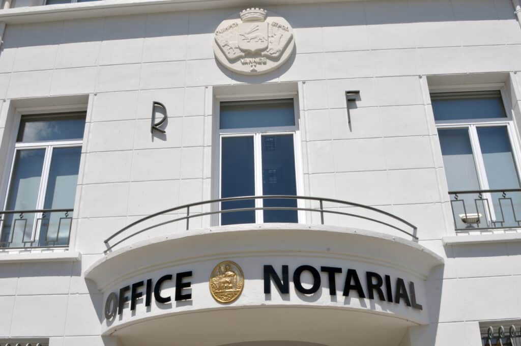 Devanture d'un office notarial en France à Vannes en Bretagne