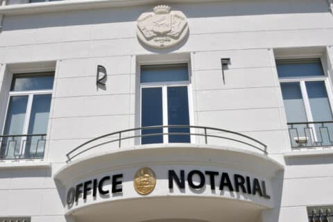 Devanture d'un office notarial en France à Vannes en Bretagne