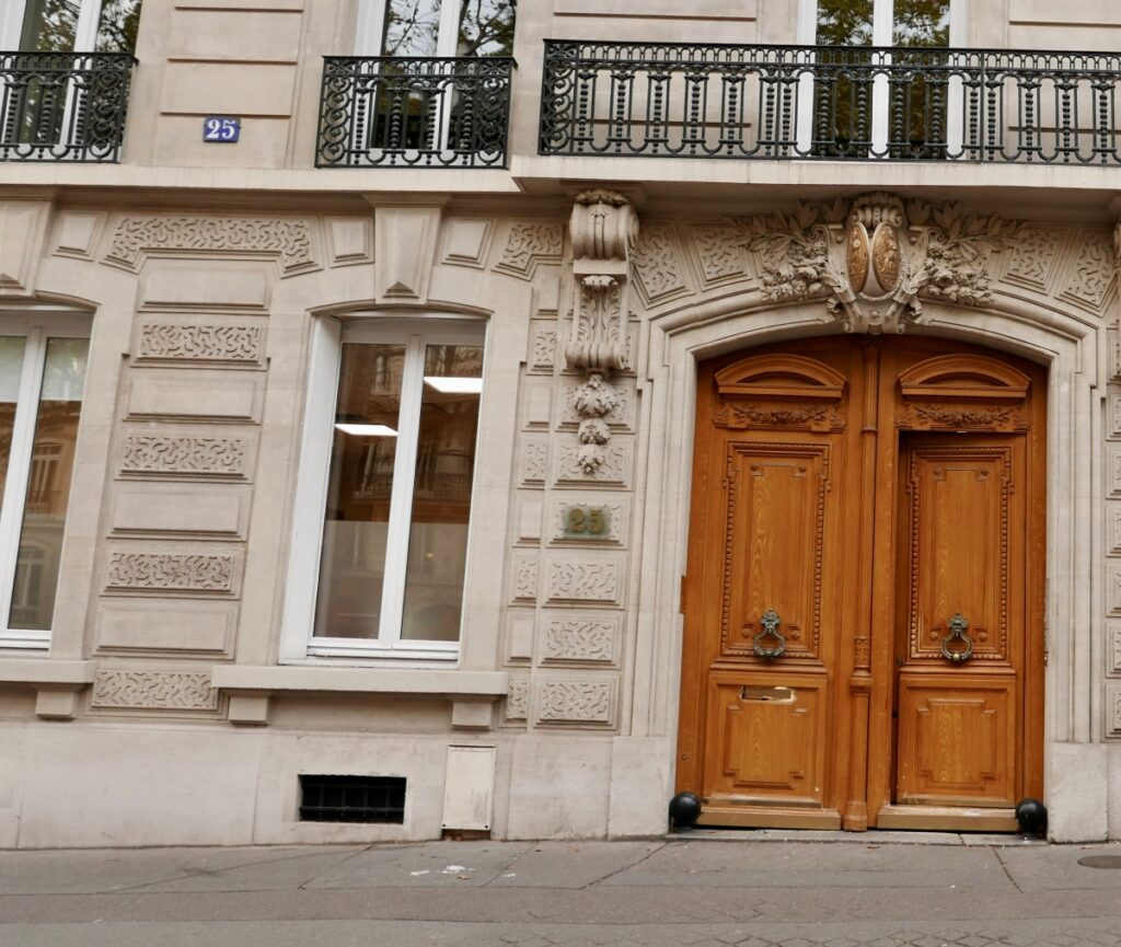 Immeuble de logements anciens à Paris