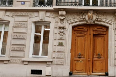 Immeuble de logements anciens à Paris