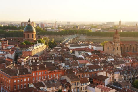 Vue aérienne avec le Pont Saint Michel et le Dôme de la Grave à Toulouse