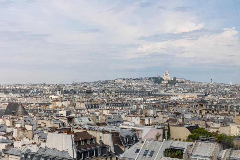 Panorama de Paris avec la Basilique du Sacré-Coeur