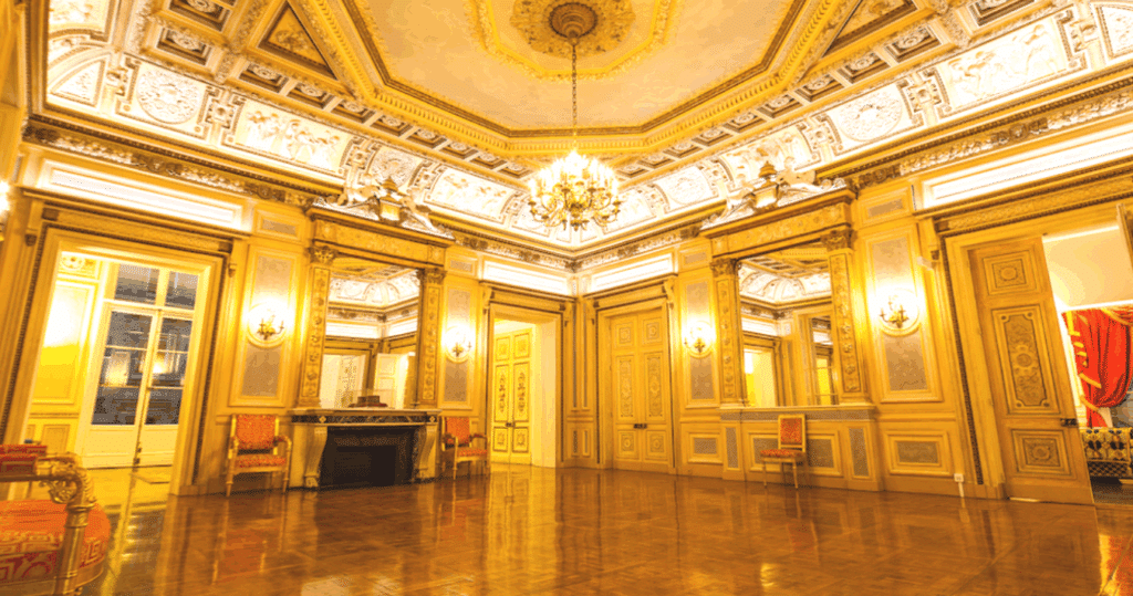 Palais Vivienne saisi ! Vente aux enchères du Palais de Pierre-Jean Chalençon