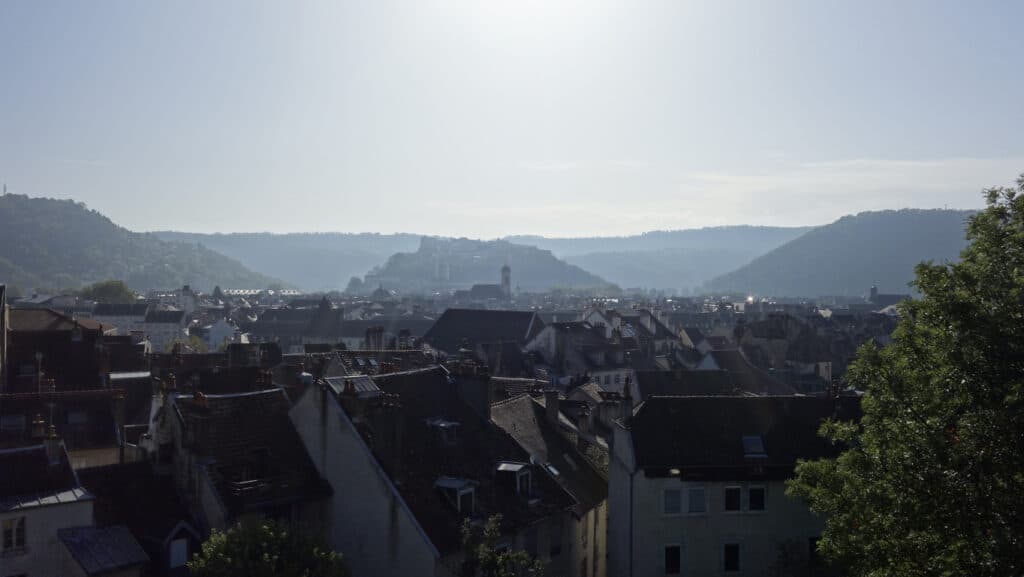Vue panoramique de la ville de Besançon depuis le Fort Griffon