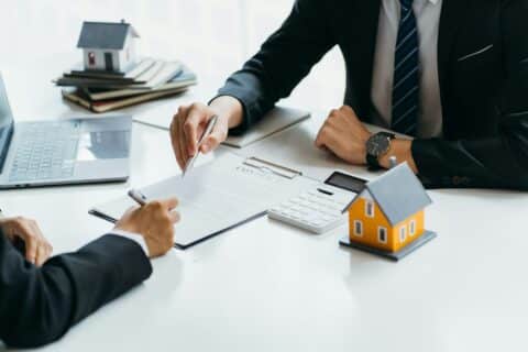 Viager : La nouvelle tendance pour investir sans banque !