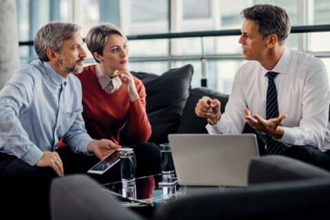 Refus d'assurance : risques et solutions pour emprunteurs