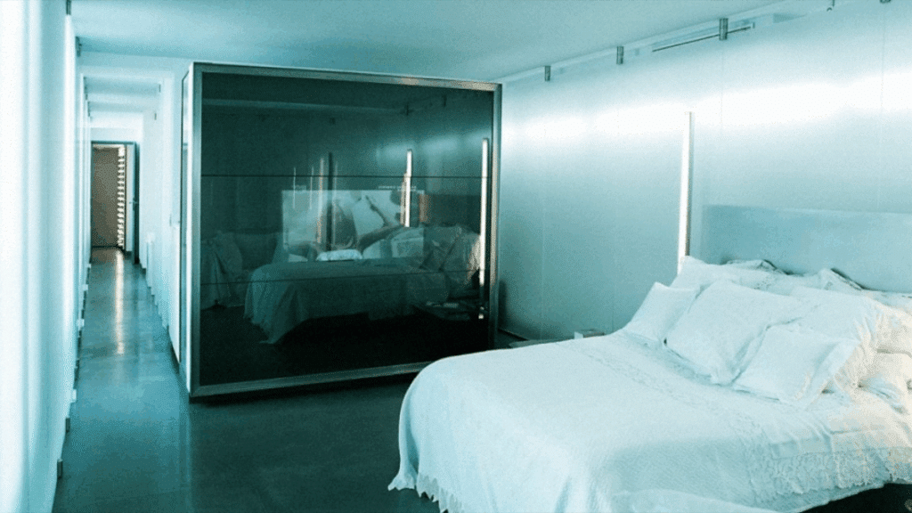 Karl Lagerfeld : les secrets de son appartement quai Voltaire