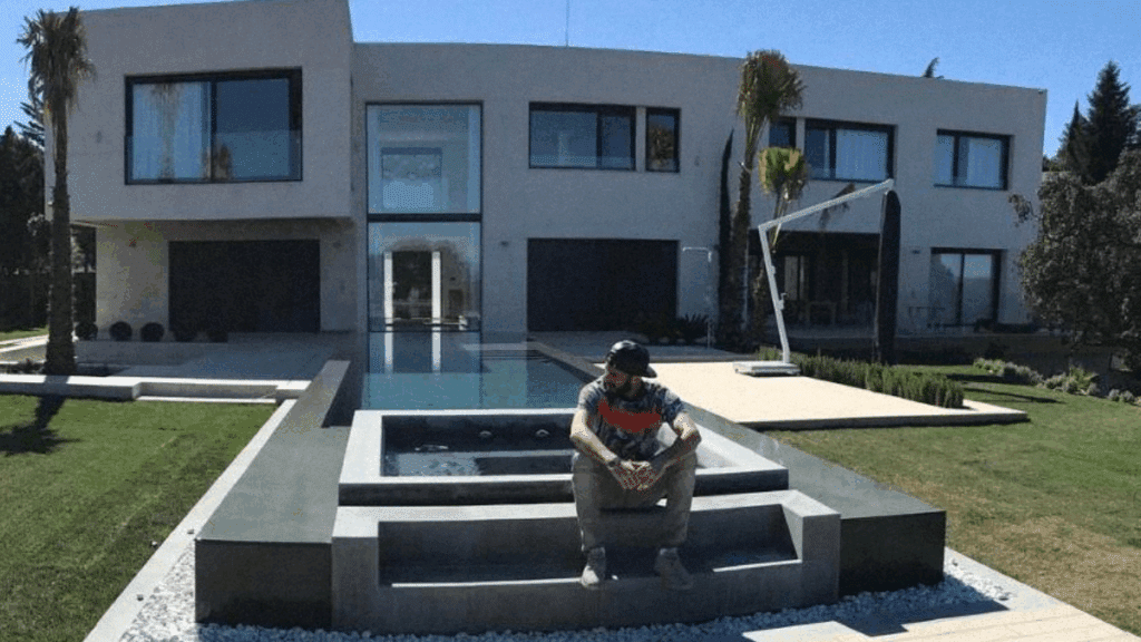 Découvrez la somptueuse villa saoudienne de Benzema