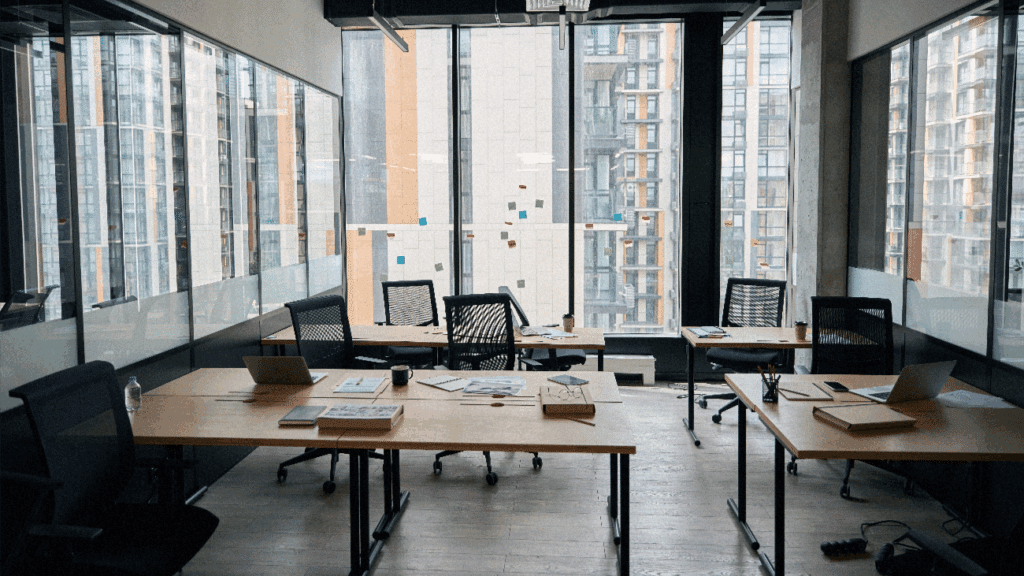 Optimisation de l'espace de travail avec du mobilier ergonomique 