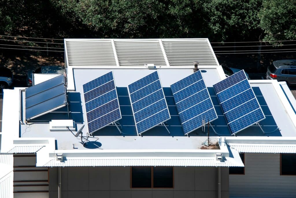 Comment les panneaux photovoltaïques augmentent la valeur immobilière ? 