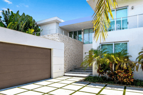 Booba dévoile sa nouvelle villa de luxe à Miami Beach