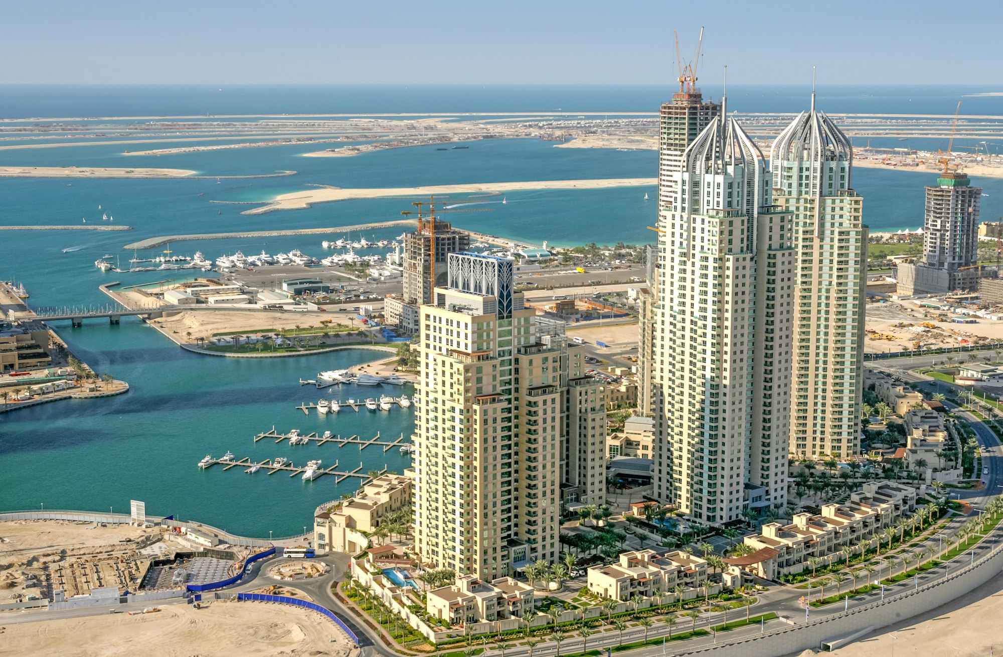 Vue aérienne de la marina de Dubaï en construction