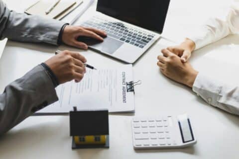 Frais d'agence : vers une hausse inévitable en France ?