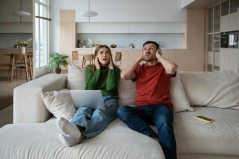 Éliminez la nuisance sonore de votre appartement avec ces techniques simples !