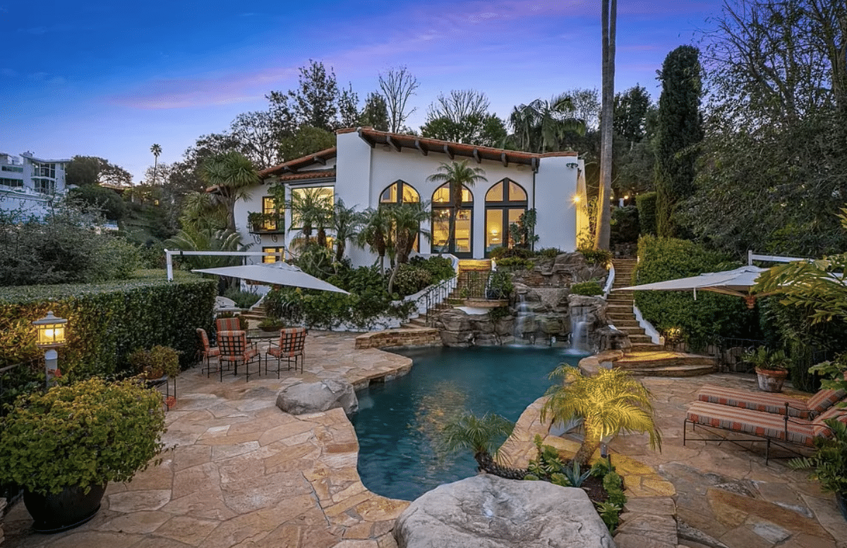 villa-charlize-theron-los-angeles1