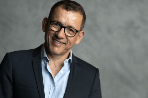 Dany Boon : découvrez l'incroyable villa de 940 m² où il a vécu à Los Angeles