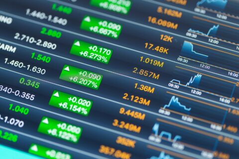 CAC 40 : tensions et opportunités dans un marché volatile