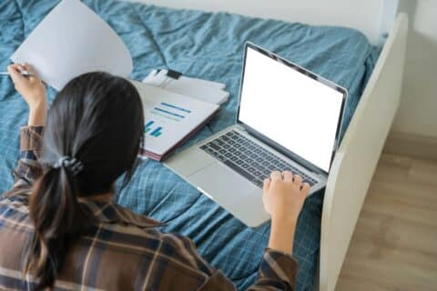 Logements étudiants : crise à Saint-Denis et au Tampon