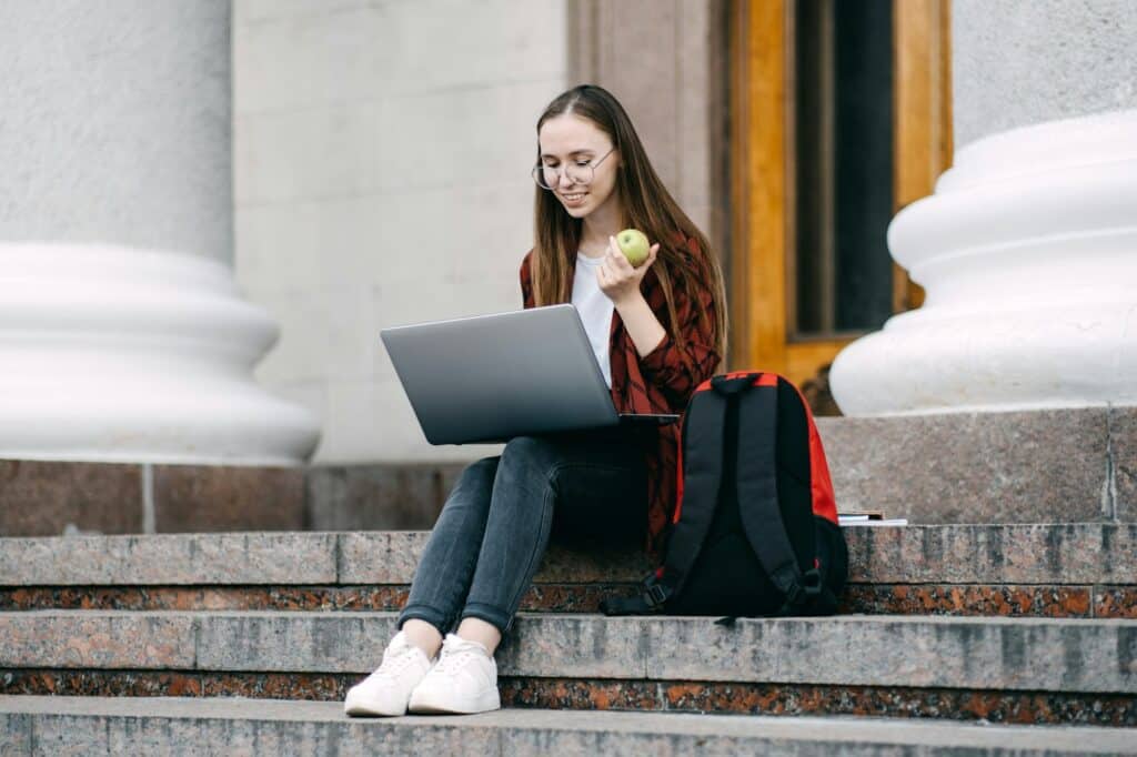 Étudiants : Guide complet des aides au logement en 2024