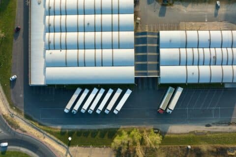 Investir dans l'immobilier logistique : avantages et démarches