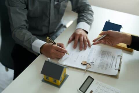 Indices immobiliers 2024 : comment anticiper les variations de l'ILC, ILAT et ICC ?