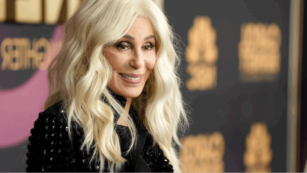 Voici pourquoi la villa à 75 millions de Cher à Malibu suscite autant d'intérêt