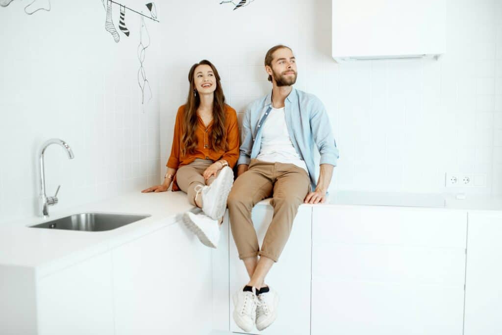 Taux avantageux et aides : guide d’achat immobilier pour jeunes couples