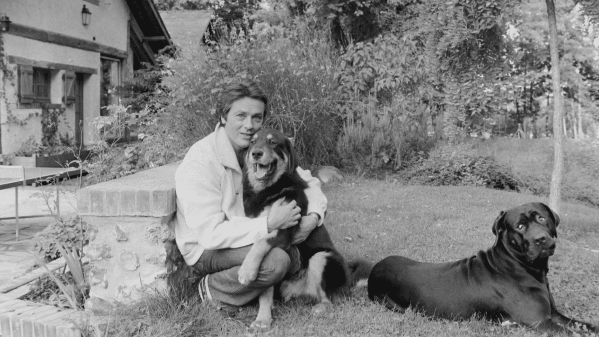 maison-douchy-alain-delon1