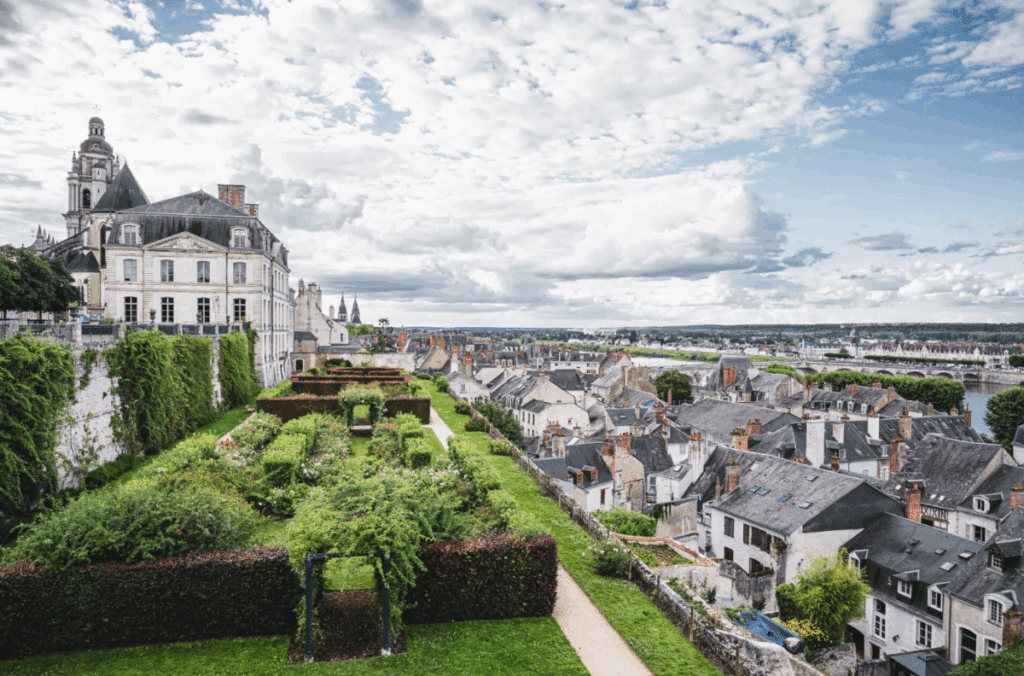 Le marché immobilier de Mer : tendances et opportunités en 2024