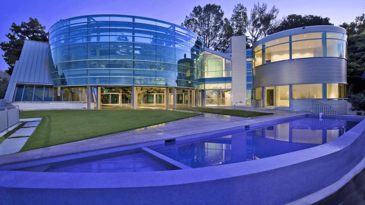 Salad Spinner House