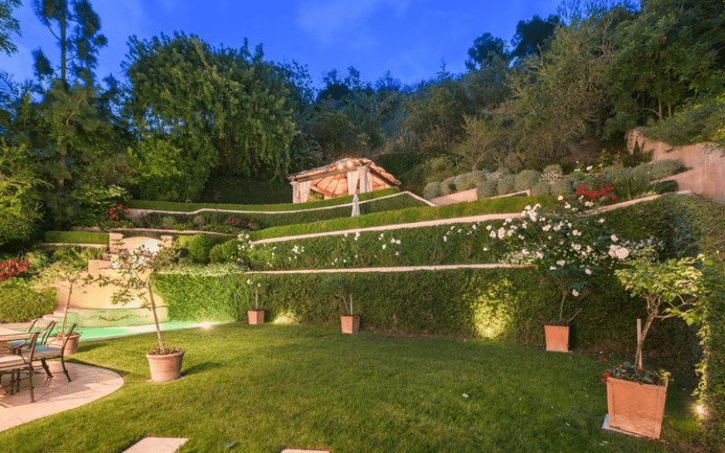 villa-kim-kardashian-beverly-hills1