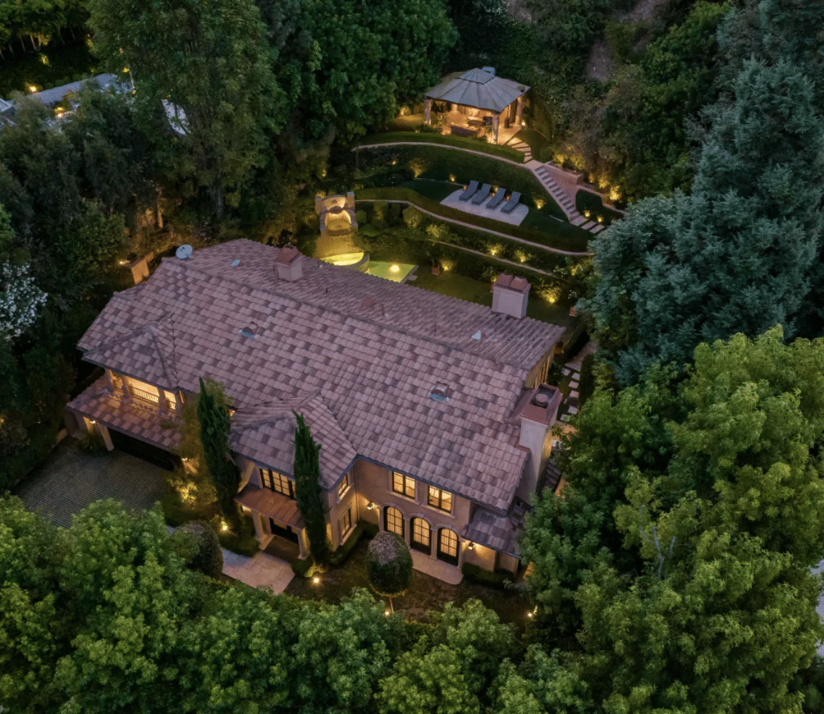 villa-kim-kardashian-beverly-hills3