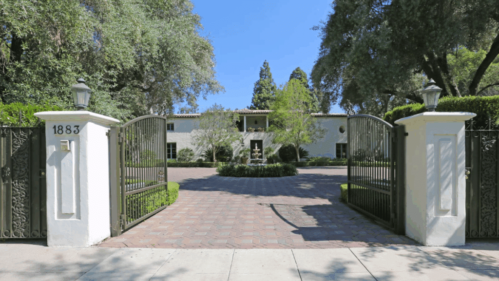 Découvrez la villa emblématique du film "The Holiday" mise en vente à Los Angeles