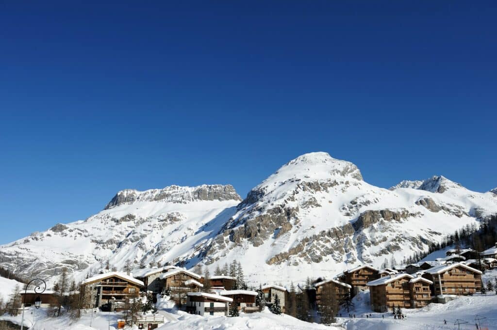 Pourquoi les Alpes restent-elles si prisées des touristes en hiver ?