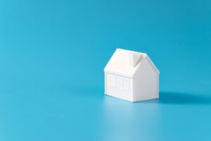 Escroquerie immobilière : un coach accusé d'avoir détourné 4 millions d'euros