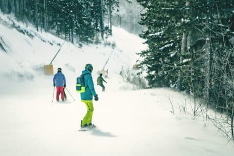 Hiver 2024 : les nouvelles tendances qui transforment vos vacances à la montagne