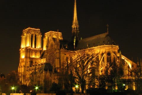 Avant/après : découvrez la renaissance spectaculaire de Notre-Dame de Paris