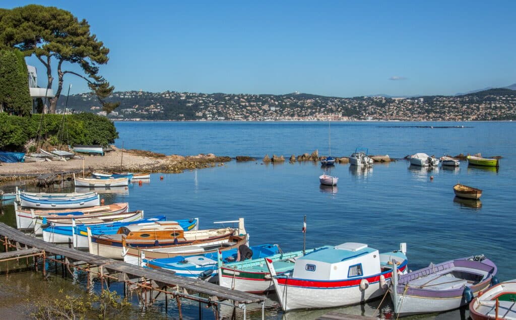Proximité plage : l’atout secret pour booster la valeur de vos biens immobiliers en 2024