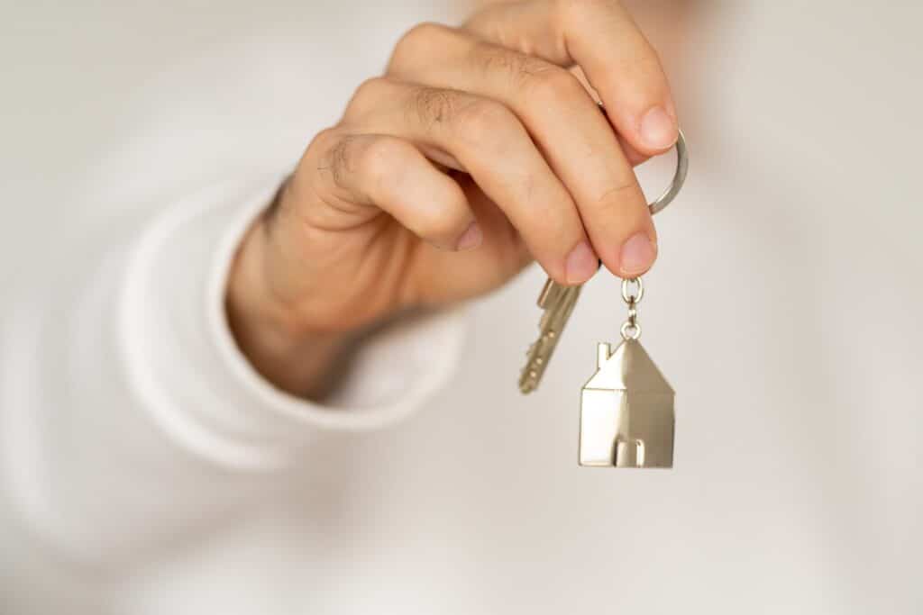 L’incroyable visite immobilière d’une acheteuse et son pendule : un agent témoigne