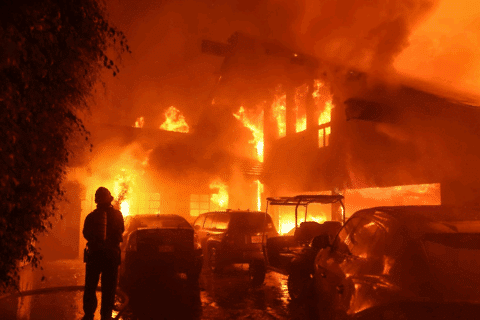 Malibu en flammes : des célébrités contraintes de fuir leurs résidences