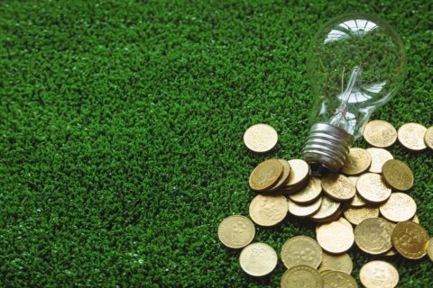 Les 7 écogestes essentiels pour ne plus gaspiller d’énergie (et économiser gros cet hiver)