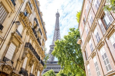Paris et ses stars : les transactions immobilières qui font rêver