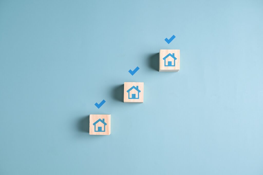 Baisse des taux et nouvelles normes : ce que les emprunteurs doivent absolument savoir pour 2025