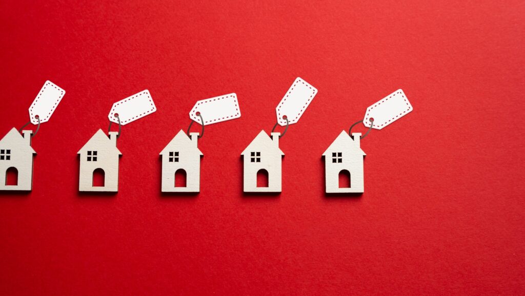 Immobilier : pourquoi les prix s’effondrent dans les grandes villes et où trouver les meilleures opportunités