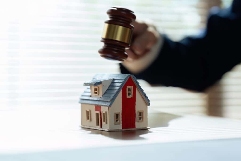 Réforme de l'État : la vente d'immobilier public peut-elle vraiment financer le changement ?